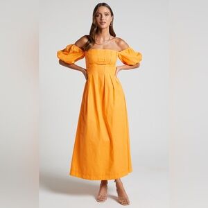 Arlie Short Sleeve Off-The-Shoulder
Maxi Dress Sz Lg